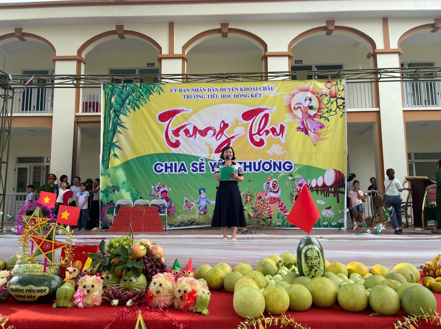 <a href='https://truongtieuhockhoaichau2.hungyen.edu.vn/tin-tuc/tet-trung-thu-2024---mua-trang-chia-se-yeu-thuong-cua-cac-em-hoc-sinh-truong-tieu-hoc-dong-ket-.html'>Tết Trung Thu 2024 - Mùa Trăng chia sẻ yêu thương của các em học sinh Trường Tiểu học Đông Kết.</a>