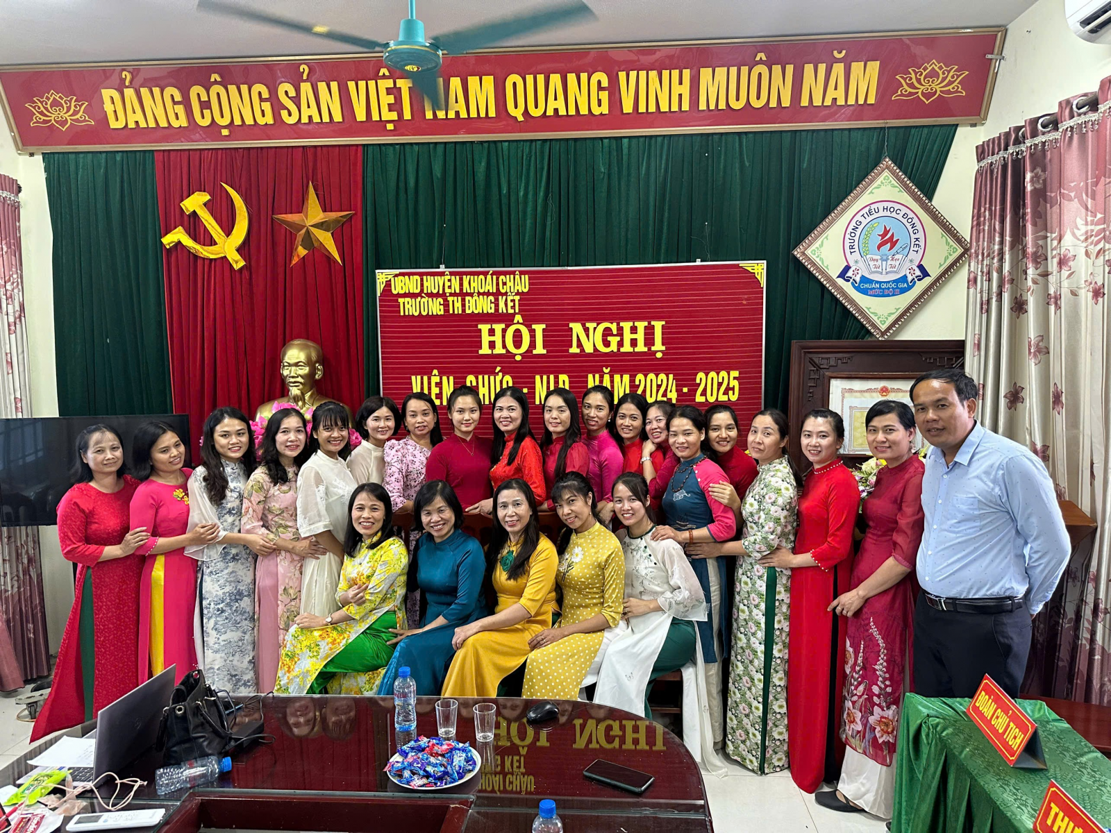 Hội nghị cán bộ công chức, viên chức và người lao động trường Tiểu học Đông Kết năm học 2024-2025