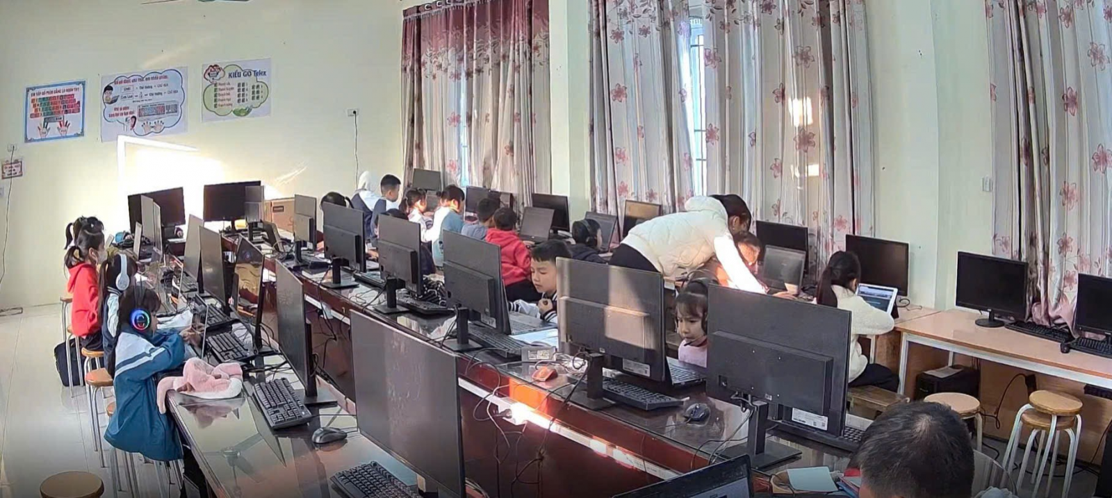 <a href='https://truongtieuhockhoaichau2.hungyen.edu.vn/tin-tuc/375-hoc-sinh-hao-hung-tham-gia-dau-truong-vioedu-cap-truong.html'>375 HỌC SINH HÀO HỨNG THAM GIA “ĐẤU TRƯỜNG VIOEDU” CẤP TRƯỜNG</a>