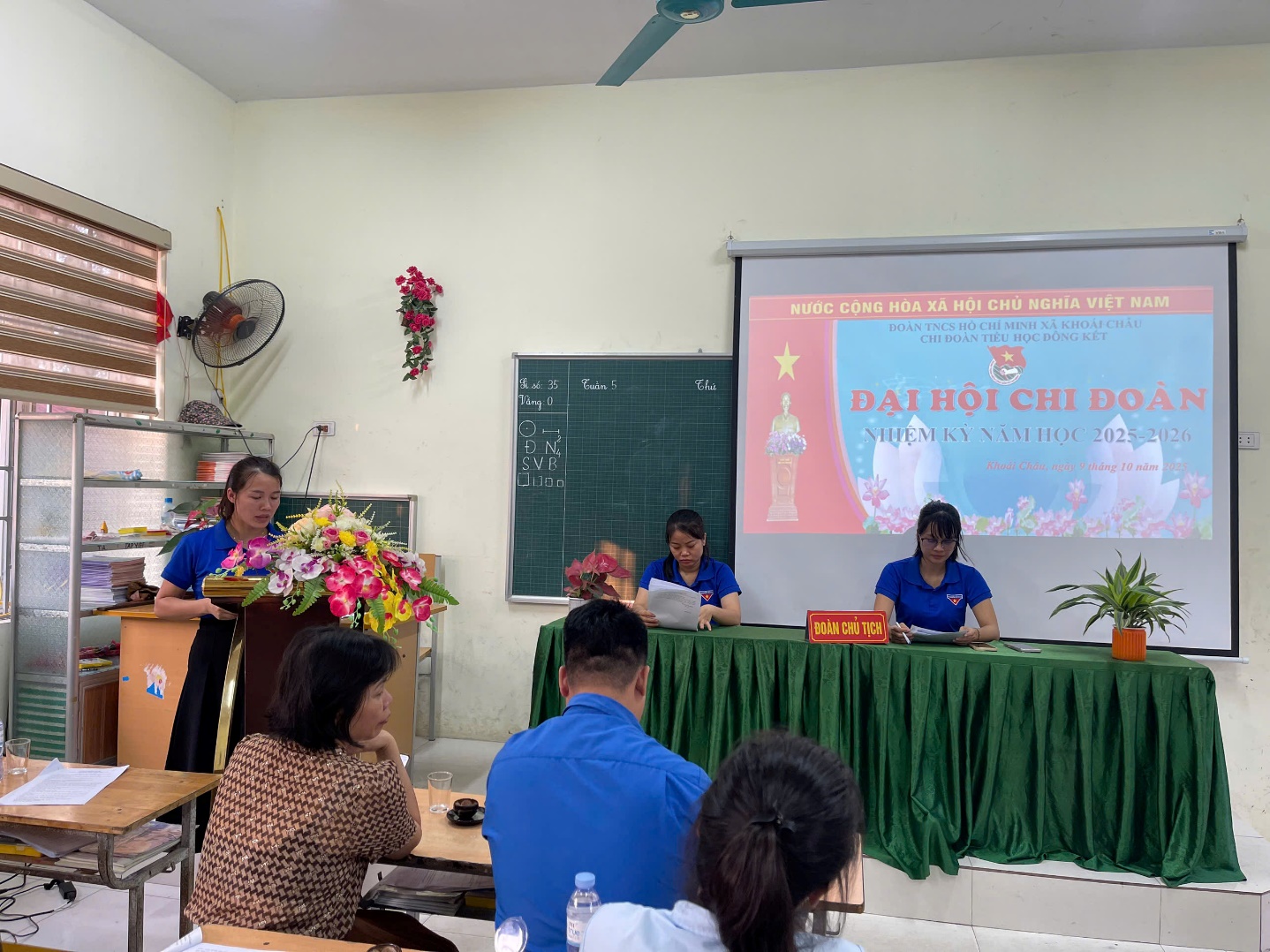 <a href='https://truongtieuhockhoaichau2.hungyen.edu.vn/tin-tuc/dai-hoi-chi-doan-nhiem-ki-2025-2026.html'>ĐẠI HỘI CHI ĐOÀN NHIỆM KÌ 2025 - 2026</a>