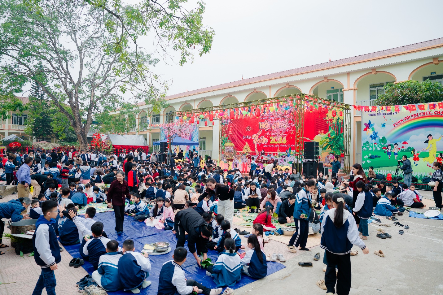 <a href='https://truongtieuhockhoaichau2.hungyen.edu.vn/tin-tuc/hoi-cho-chao-xuan-binh-ngo-2026.html'>HỘI CHỢ CHÀO XUÂN BÍNH NGỌ 2026</a>