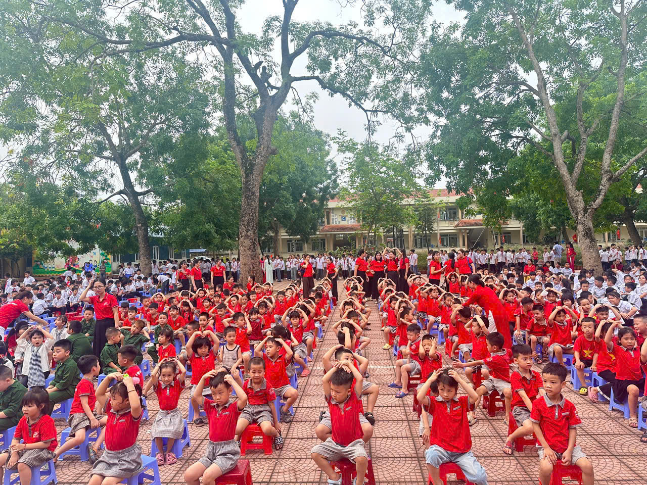<a href='https://truongtieuhockhoaichau2.hungyen.edu.vn/tin-tuc/truong-tieu-hoc-dong-ket-to-chuc-sinh-hoat-duoi-co-va-chao-don-hoc-sinh-mam-non-den-tham-truong.html'>TRƯỜNG TIỂU HỌC ĐÔNG KẾT TỔ CHỨC SINH HOẠT DƯỚI CỜ VÀ CHÀO ĐÓN HỌC SINH MẦM NON ĐẾN THĂM TRƯỜNG</a>